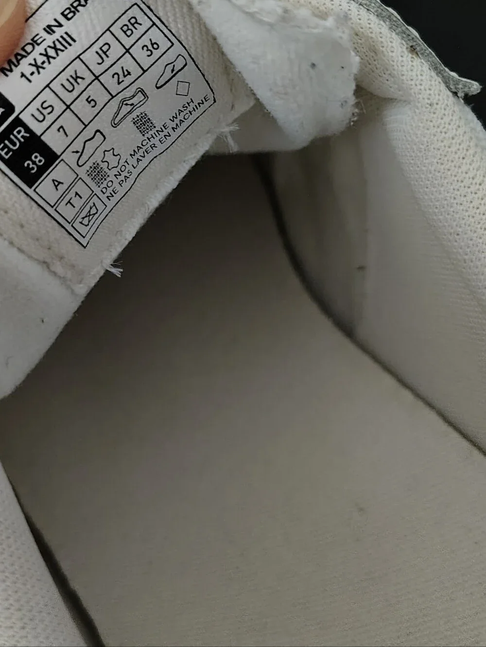 Veja Volley Canvas White/ Emeraude Low Top Sneakers